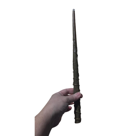 Harry Potter The Noble Collection Light Up Hermione Wand - Picture 1 of 8